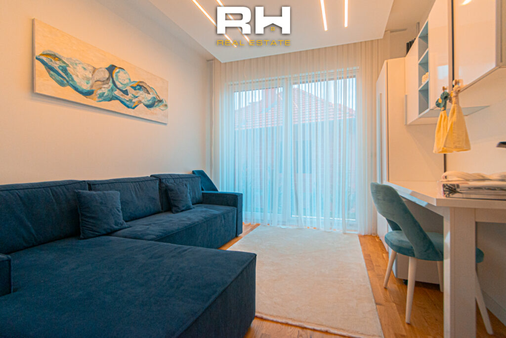 Shtëpi 328m² në SHITJE në City Home, Matiqan