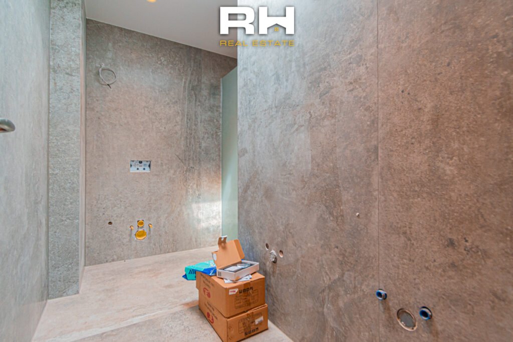 Shtëpi 330m² me #QIRA në Sofali