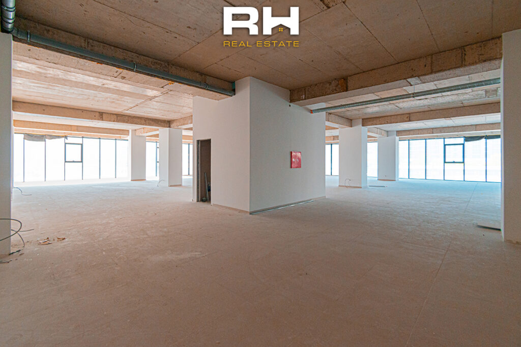 Zyre 570.41m² me #QIRA në Lakrishtë