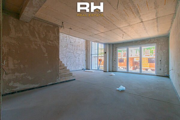 Shtëpi 322.16m² në #SHITJE në Lagjen e Gjelbër, Kolovicë