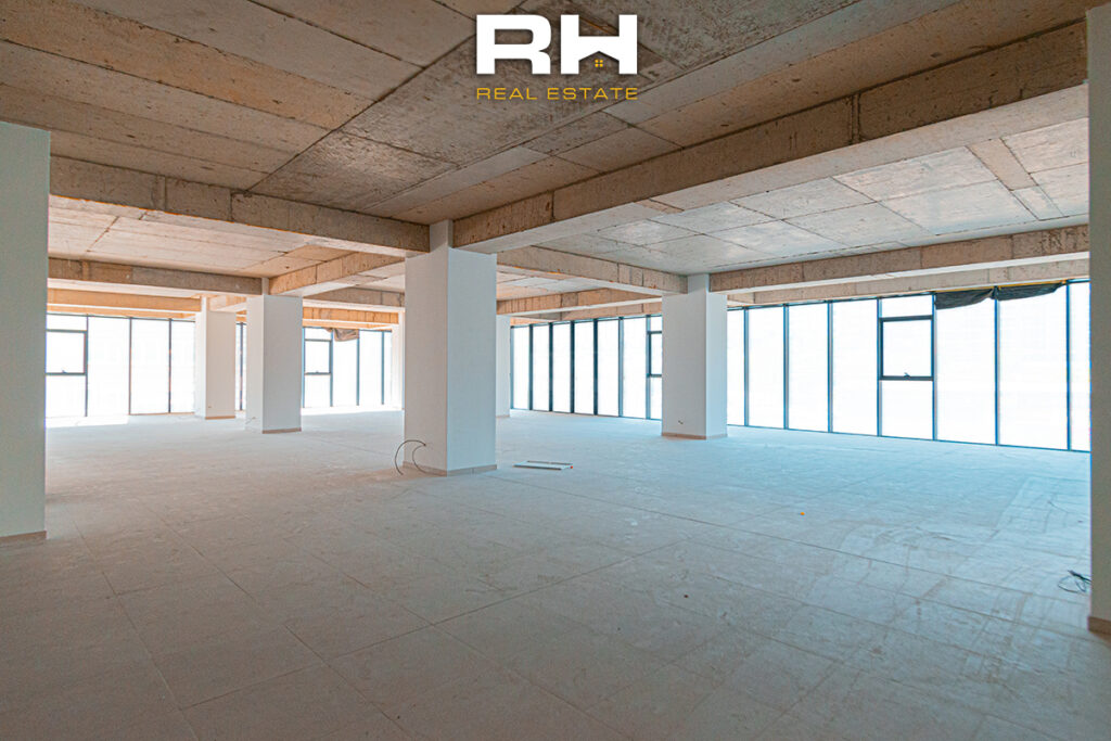 Zyre 570.41m² me #QIRA në Lakrishtë