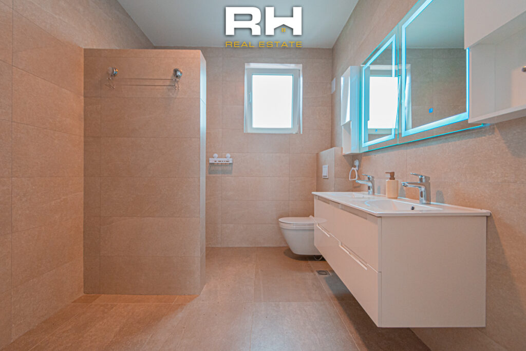 Shtëpi 190m² me #QIRA në Lagjen Priam Village
