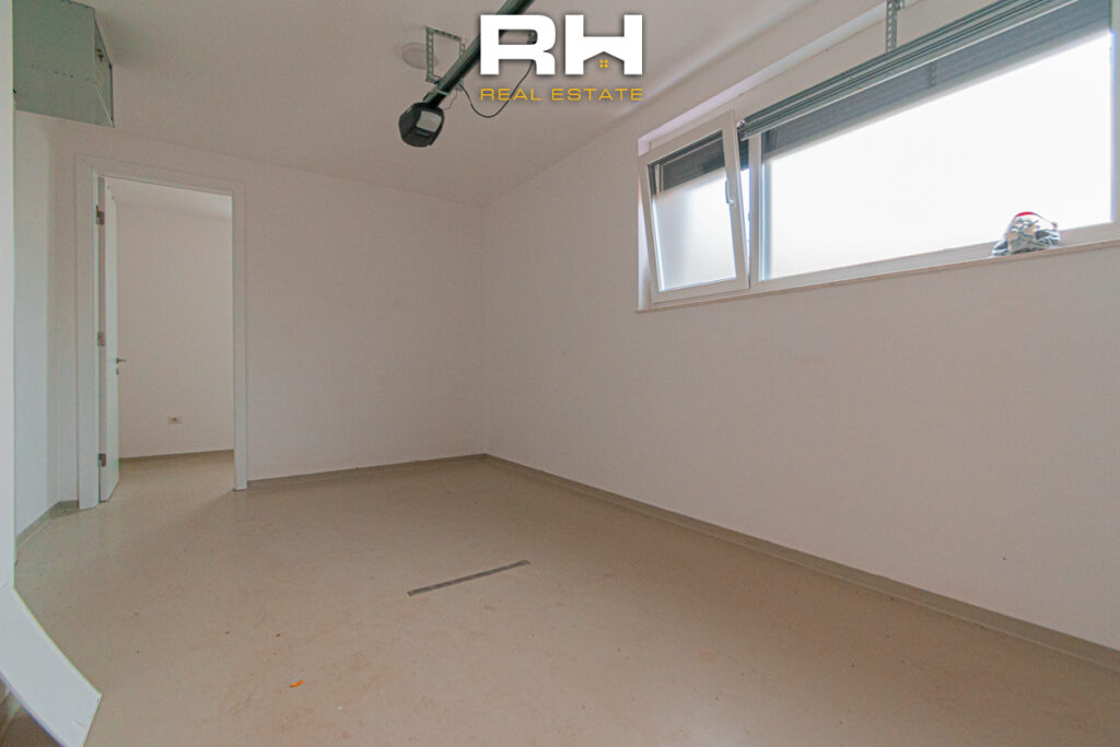 Shtëpi 190m² me #QIRA në Lagjen Priam Village