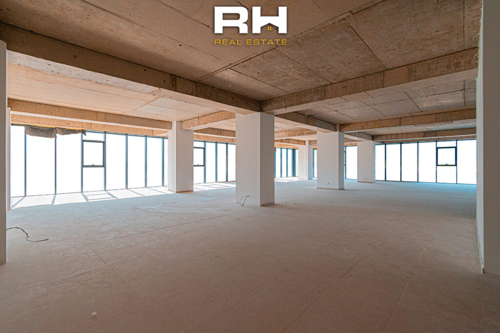 Zyre 570.41m² me #QIRA në Lakrishtë
