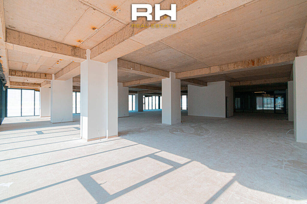 Zyre 570.41m² me #QIRA në Lakrishtë