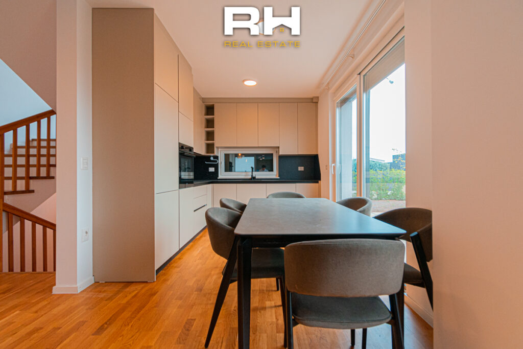 Shtëpi 190m² me #QIRA në Lagjen Priam Village