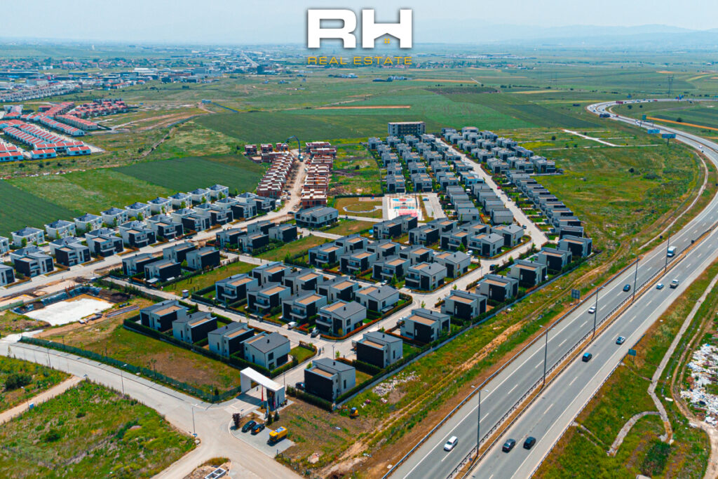 Shtëpi 190m² me #QIRA në Lagjen Priam Village