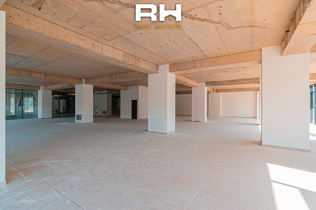 Zyre 570.41m² me #QIRA në Lakrishtë