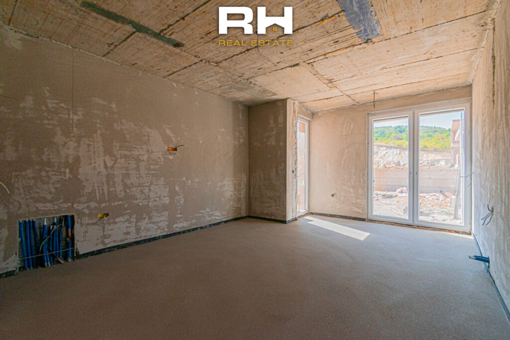 Shtëpi 322.16m² në SHITJE në Lagjen e Gjelbër, Kolovicë