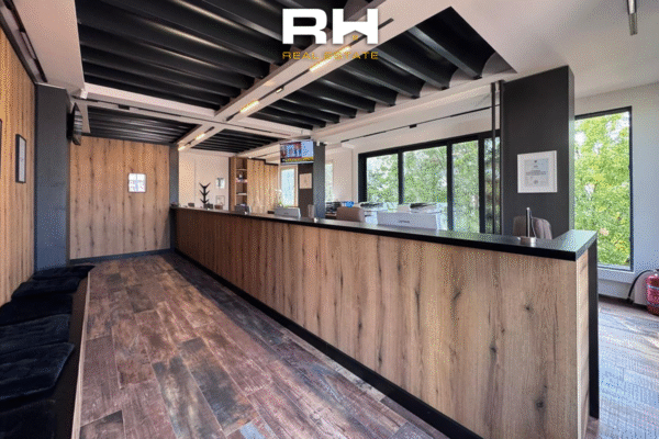 Banesë – Zyre 80m² me #QIRA në Qendër