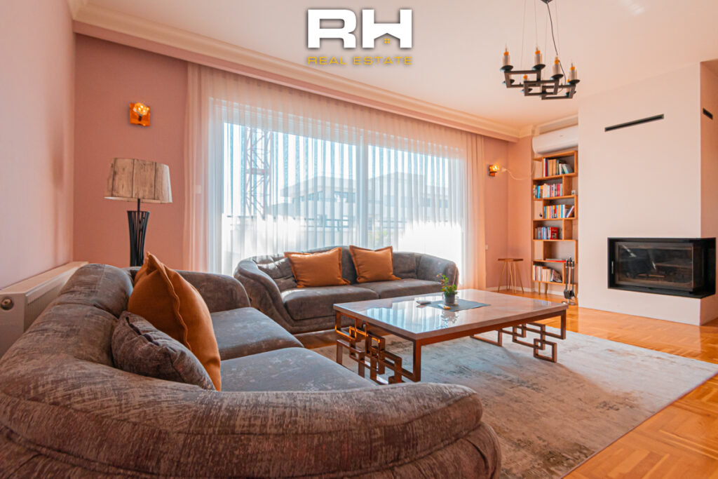 Penthouse 151.2m² + 70m² me #QIRA në Emshir