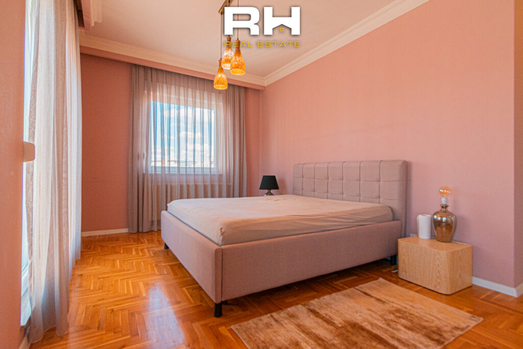 Penthouse 151.2m² + 70m² me #QIRA në Emshir