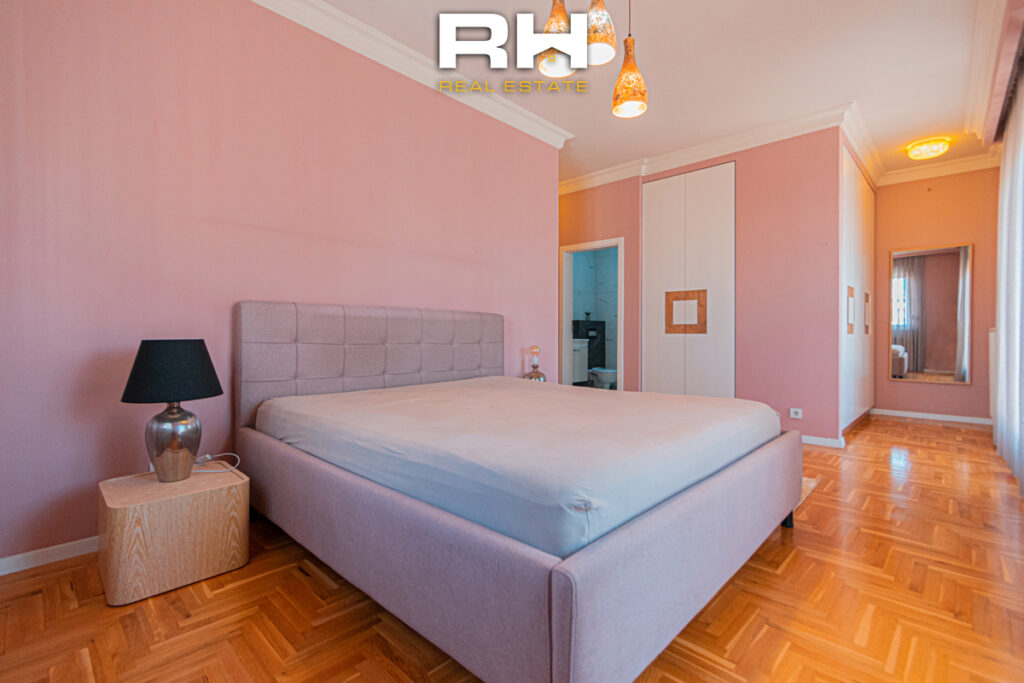 Penthouse 151.45m² + 70m² në SHITJE në Emshir