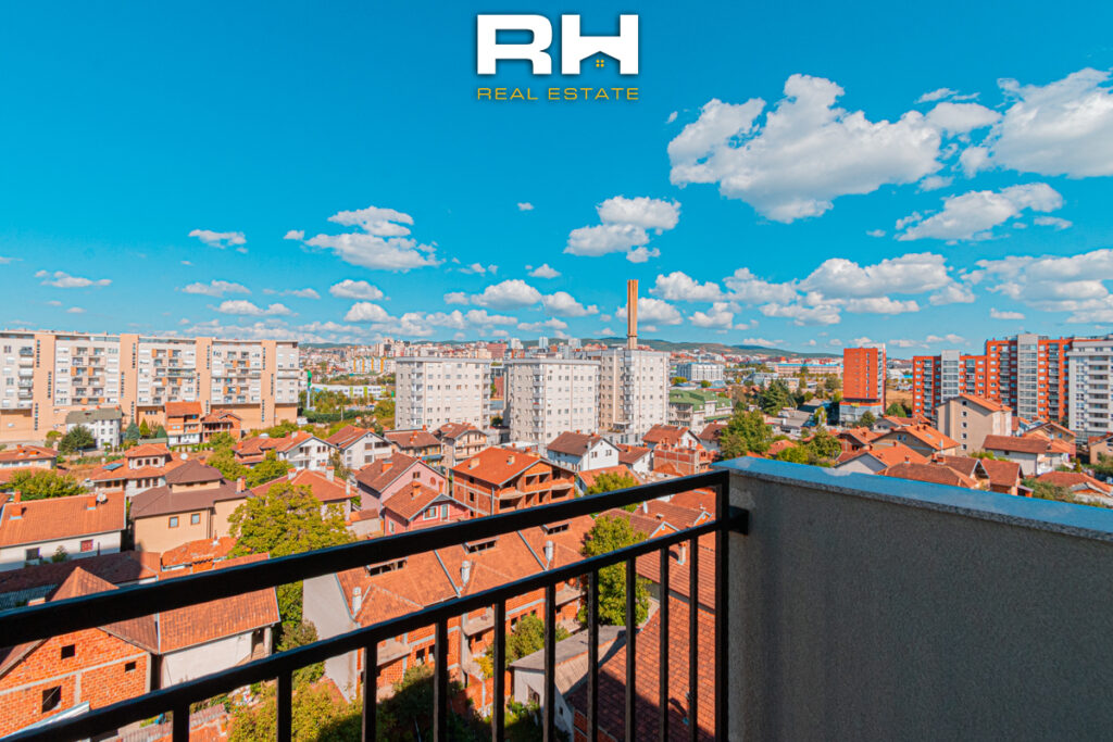 Penthouse 151.45m² + 70m² në SHITJE në Emshir