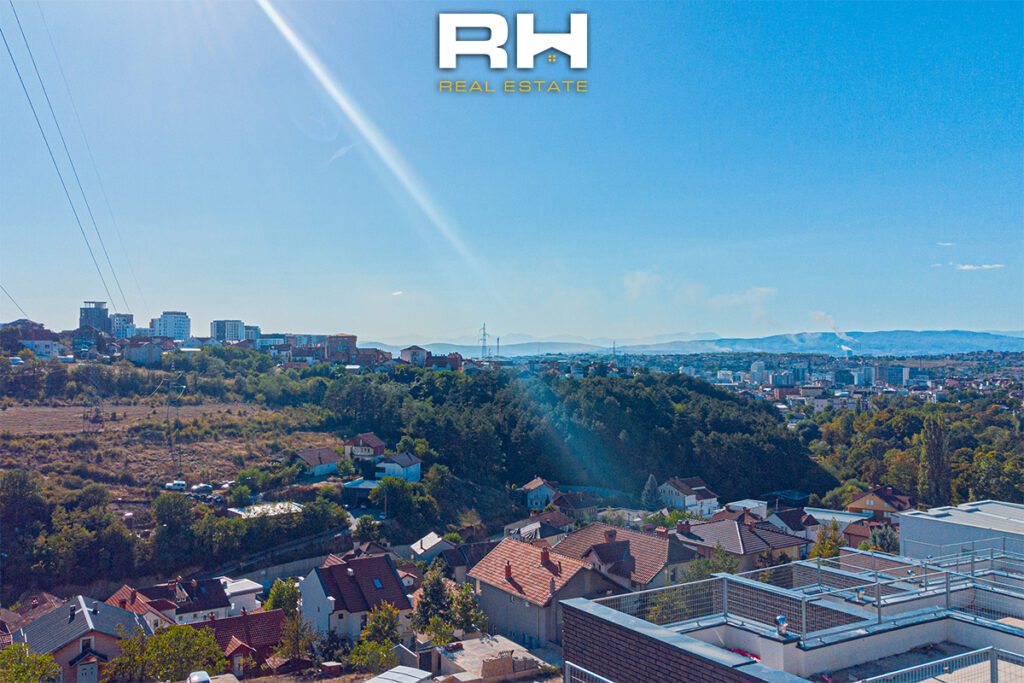 Shtëpi 285.86m² në SHITJE në Lagjen Vargu i Blertë
