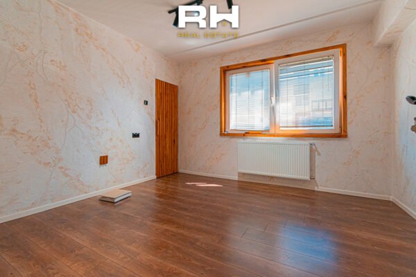 Banesë – Zyre 40m² me #QIRA në Ulpianë