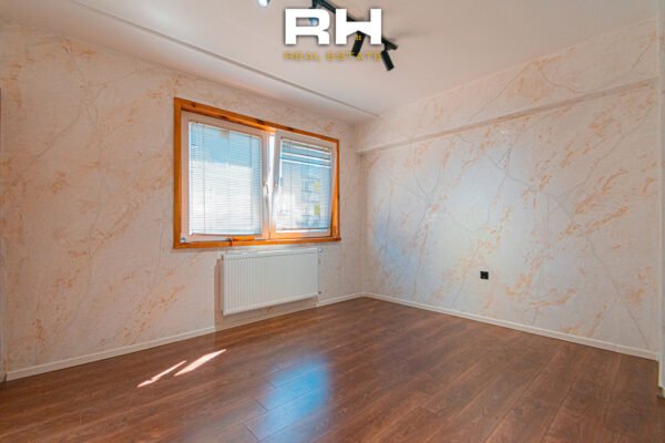 Banesë – Zyre 40m² me #QIRA në Ulpianë