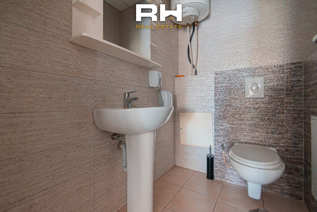 Lokal – Zyre 400m² me #QIRA në Pejton