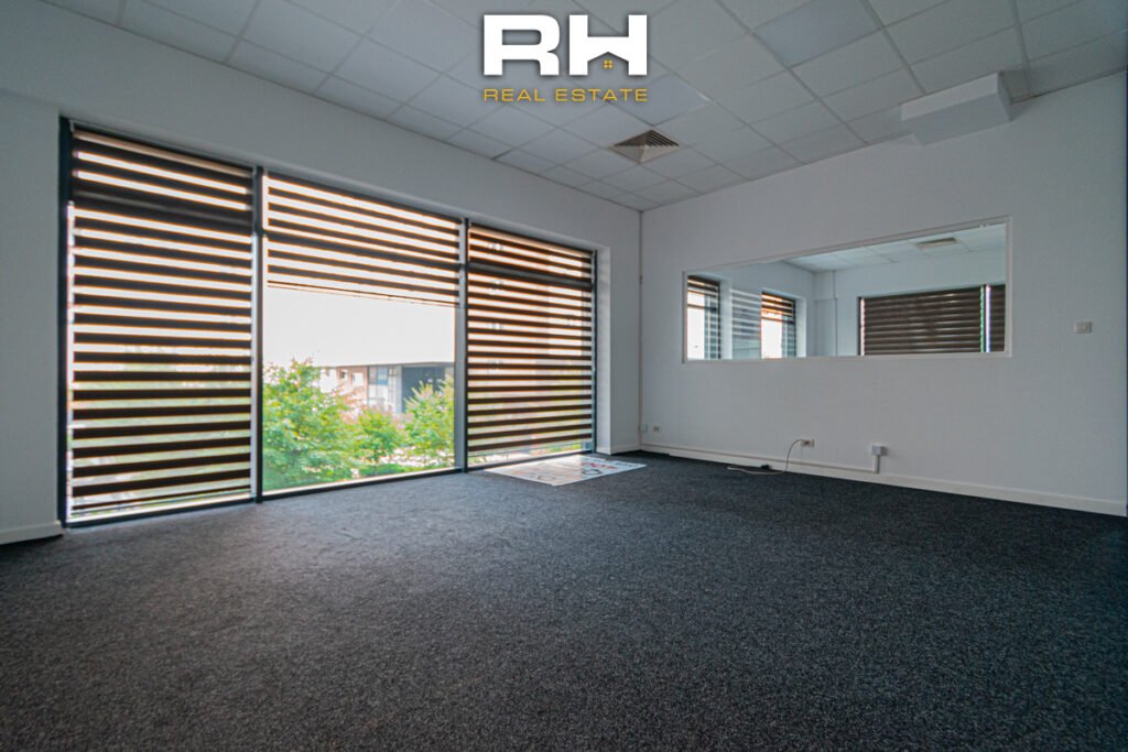 Lokal – Zyre 400m² me #QIRA në Pejton
