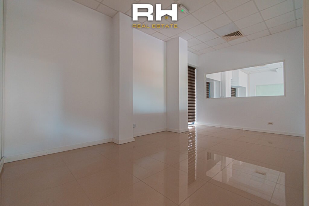 Lokal – Zyre 400m² me #QIRA në Pejton