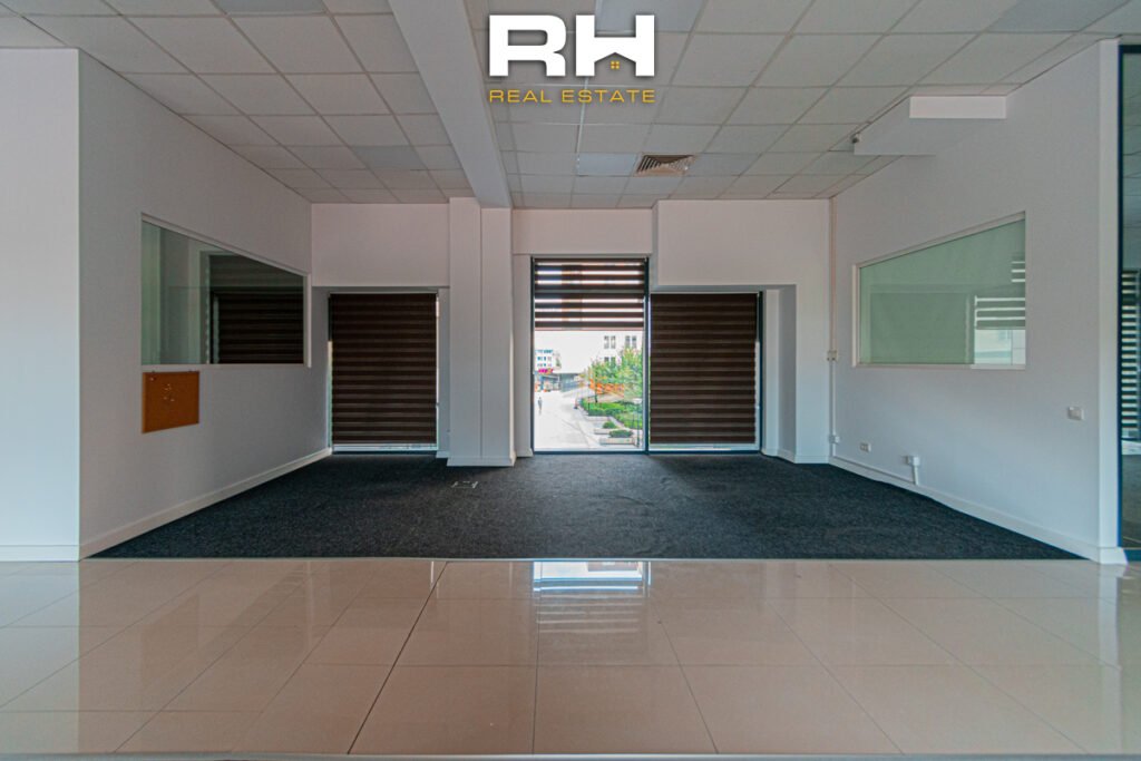 Lokal – Zyre 400m² me #QIRA në Pejton
