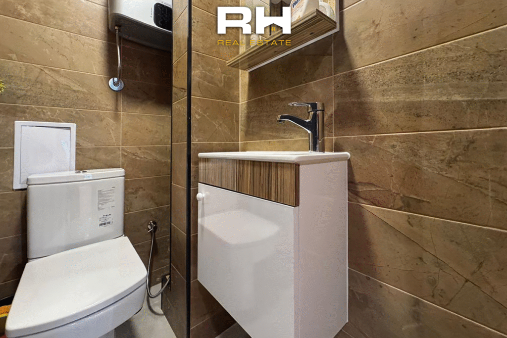 Banesë – Zyre 80m² me #QIRA në Qendër