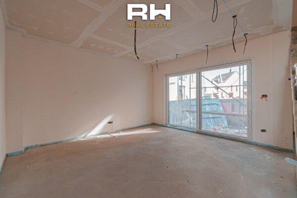 Shtëpi 208.62m² në #SHITJE në Veternik