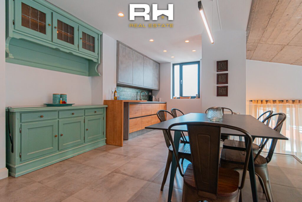 Banesë Penthouse 174m² me #QIRA në Dragodan