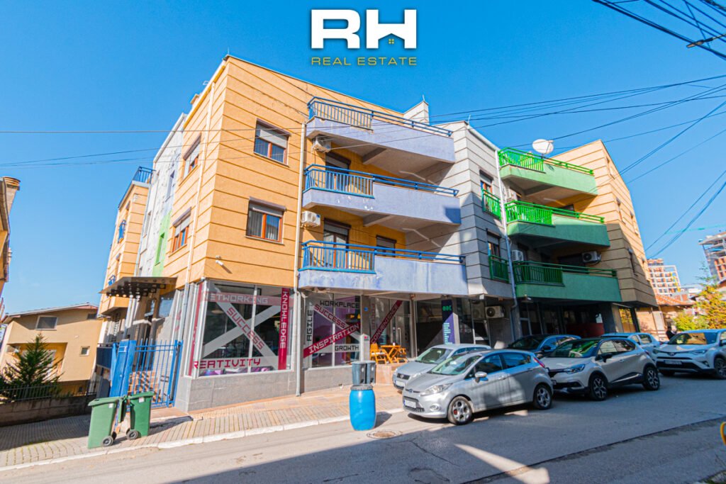 Objekt 2729.12m² në SHITJE në Aktash