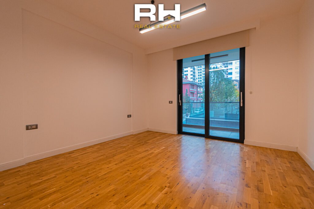 Banesë – Zyre 129m² me #QIRA në Aktash