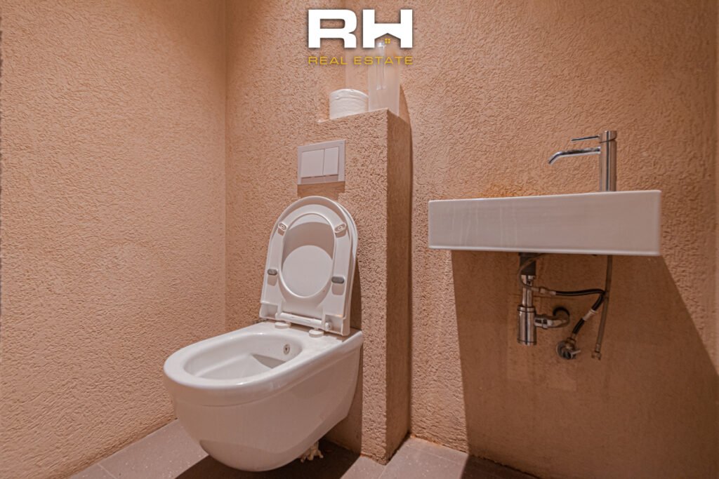 Lokal 600m² me #QIRA në Qendër