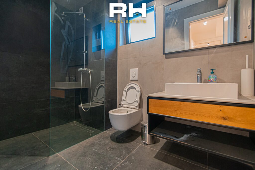 Banesë – Zyre 129m² me #QIRA në Aktash