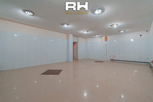 Lokal 350m² në #SHITJE te 4 Llullat