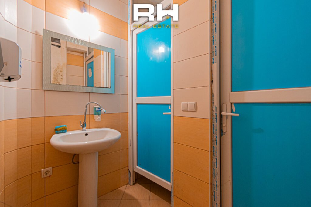 Lokal 350m² në SHITJE te 4 Llullat