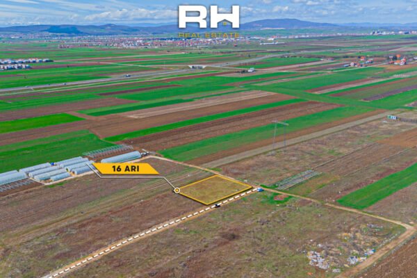 Truall 16 ari në #SHITJE në Preoc