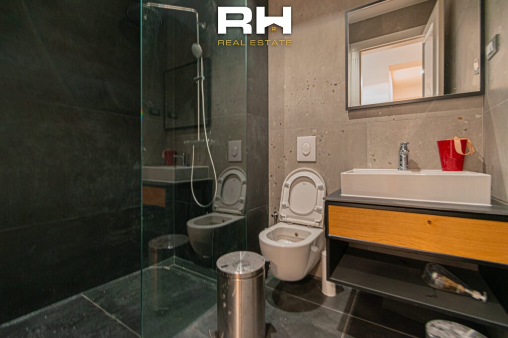 Banesë – Zyre 129m² me #QIRA në Aktash