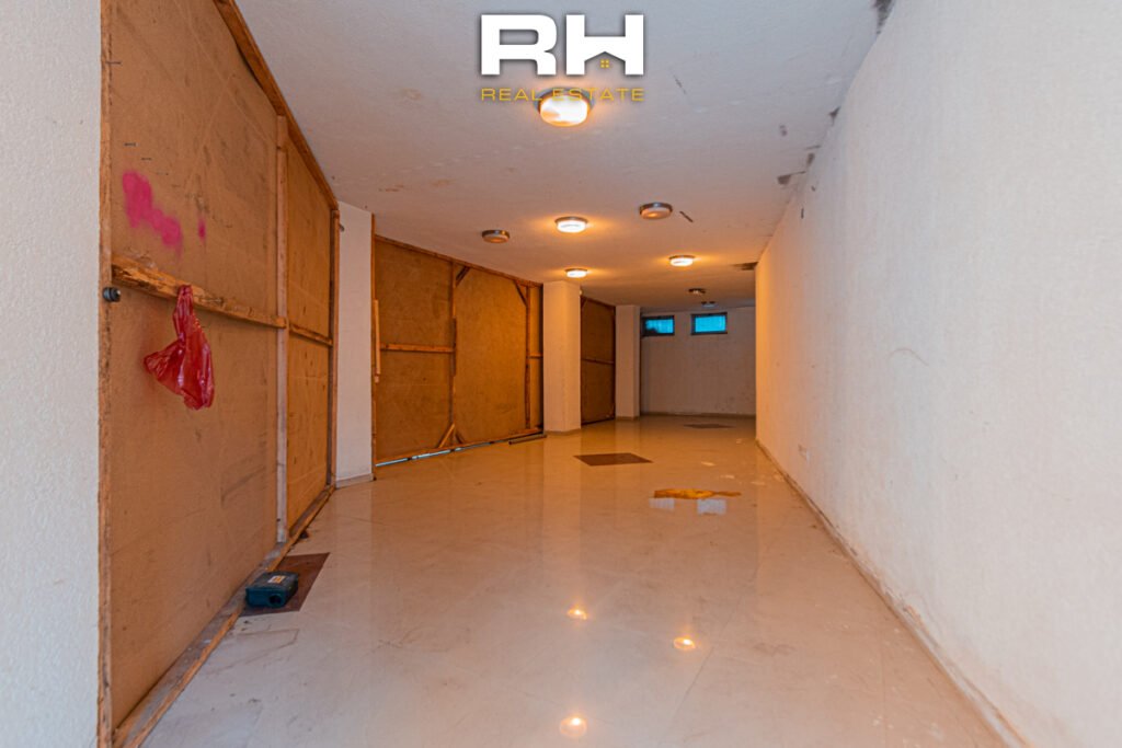 Lokal 350m² në SHITJE te 4 Llullat