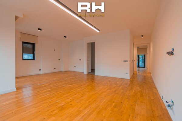 Banesë – Zyre 129m² me #QIRA në Aktash