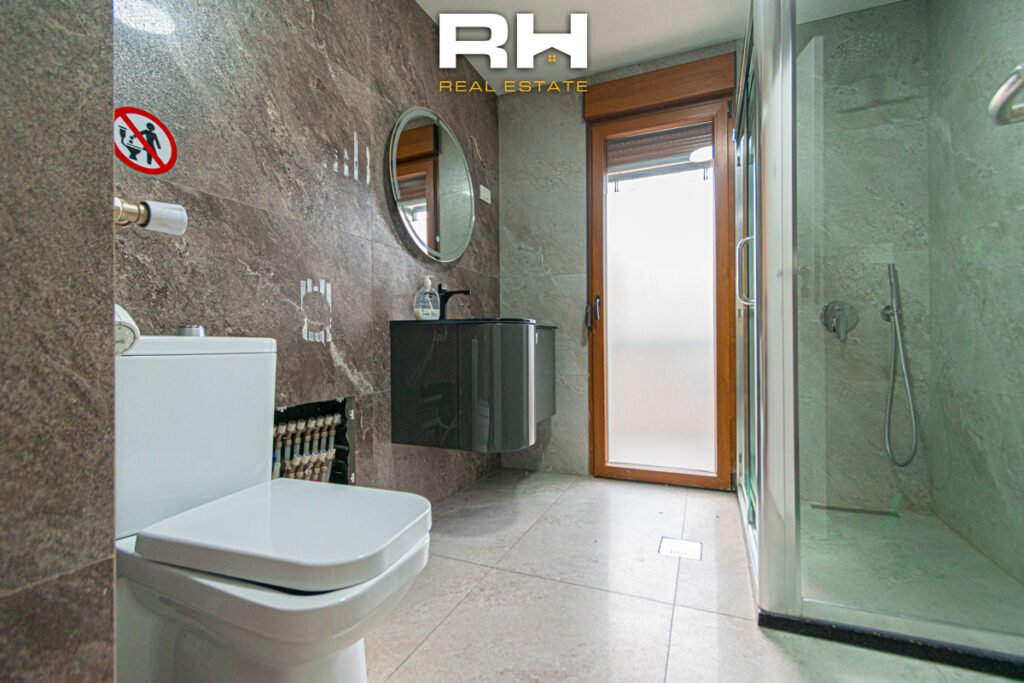 Lokal – Zyre 107m² me #QIRA në Dardani