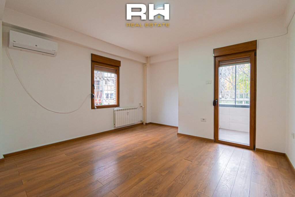 Lokal – Zyre 107m² me #QIRA në Dardani