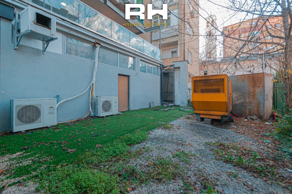 Lokal 600m² me #QIRA në Qendër