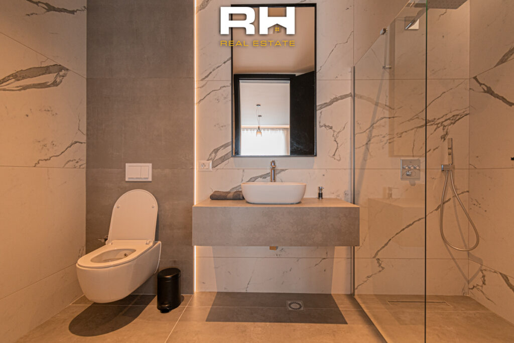 Duplex 200m² me #QIRA në Lakrishtë