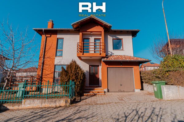 Shtëpi 182m² në #SHITJE në Lagjen Nic