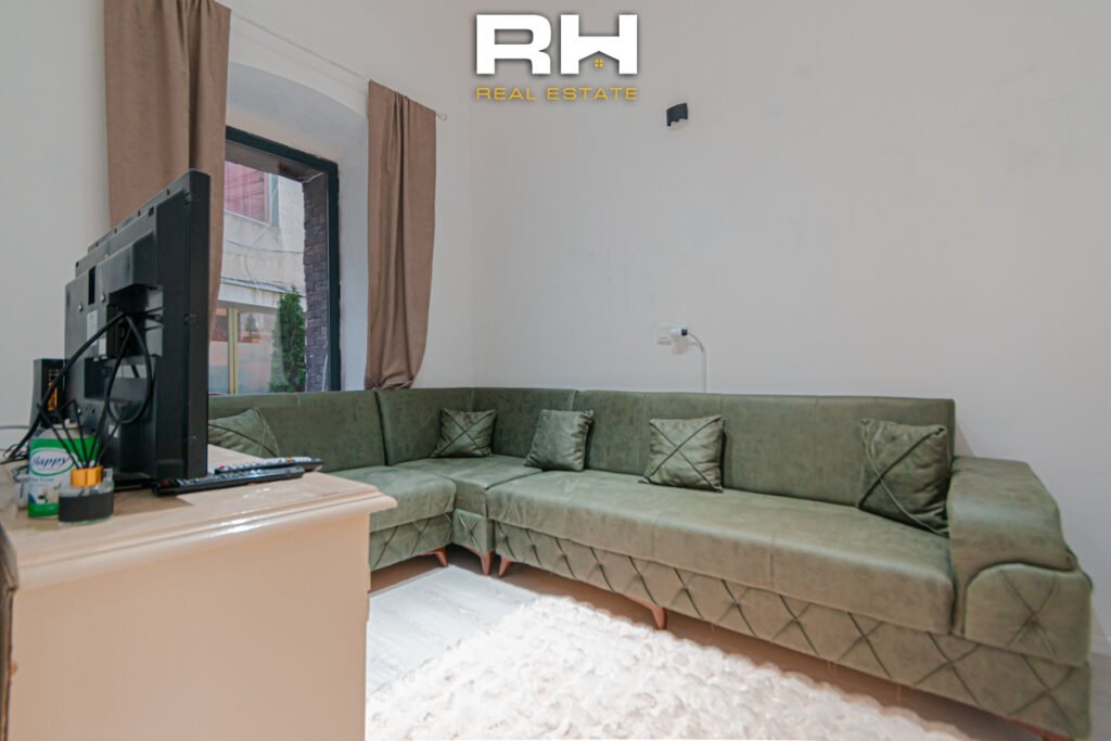 Kat shtëpie – Lokal 70m² me #QIRA në Shesh