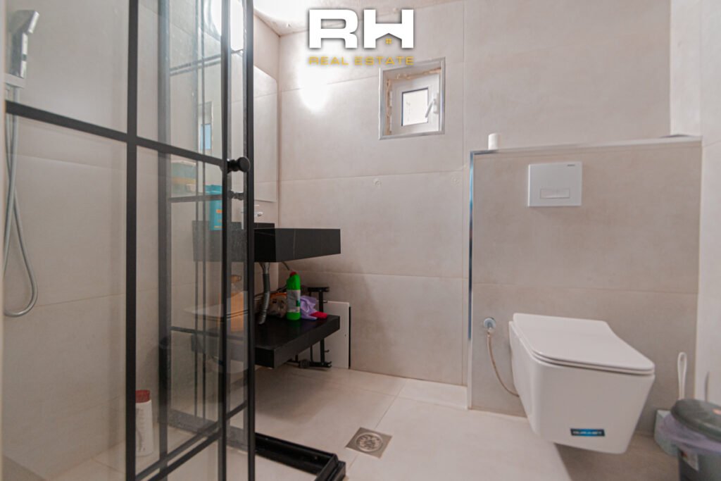 Kat shtëpie – Lokal 70m² me #QIRA në Shesh