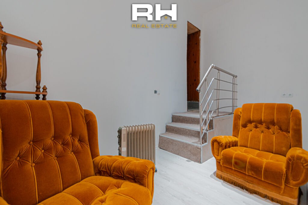 Kat shtëpie – Lokal 70m² me #QIRA në Shesh