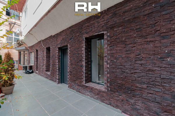 Kat shtëpie – Lokal 70m² me #QIRA në Shesh