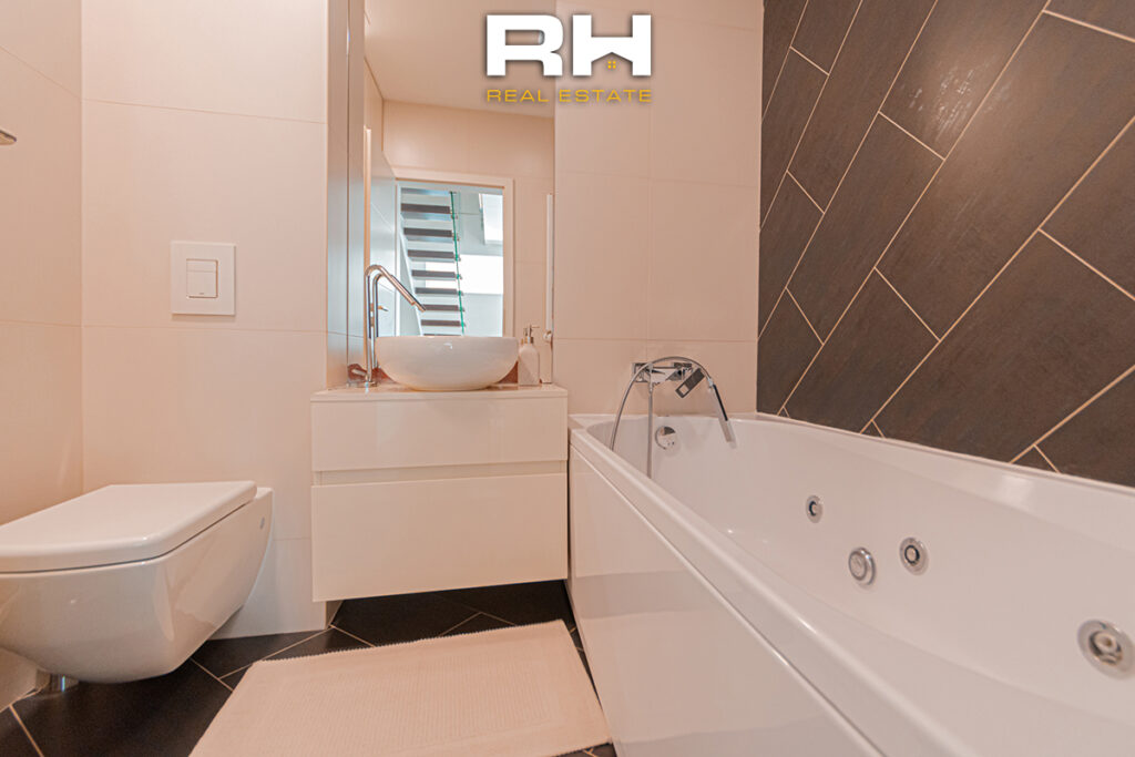 Duplex 163m² me #QIRA në Pejton