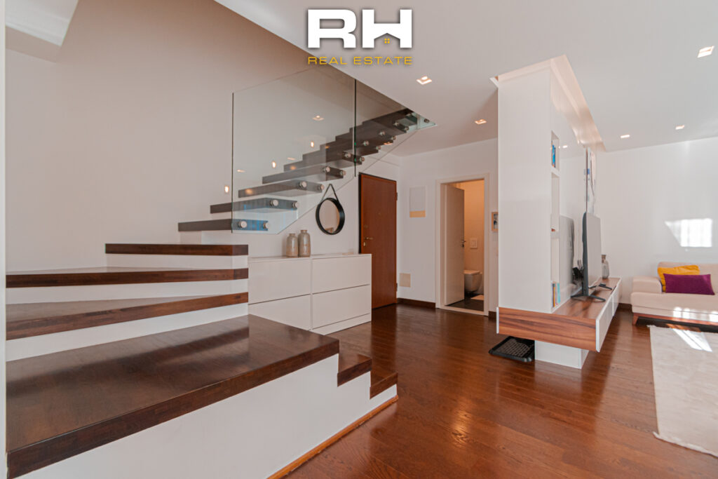 Duplex 163m² me #QIRA në Pejton