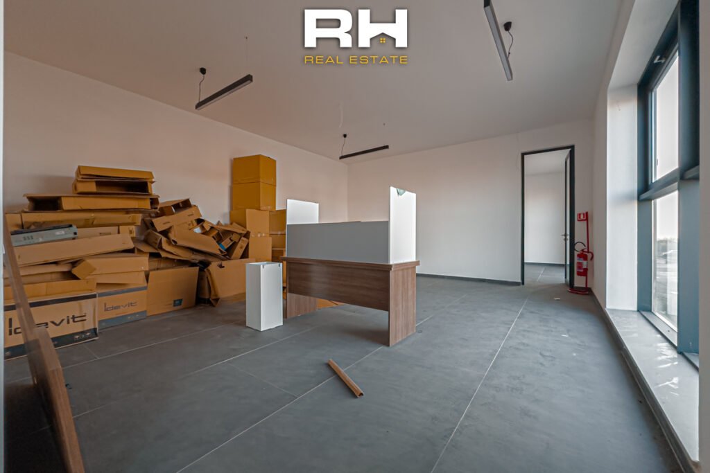 Depo 3000m² me #QIRA në Suhadoll